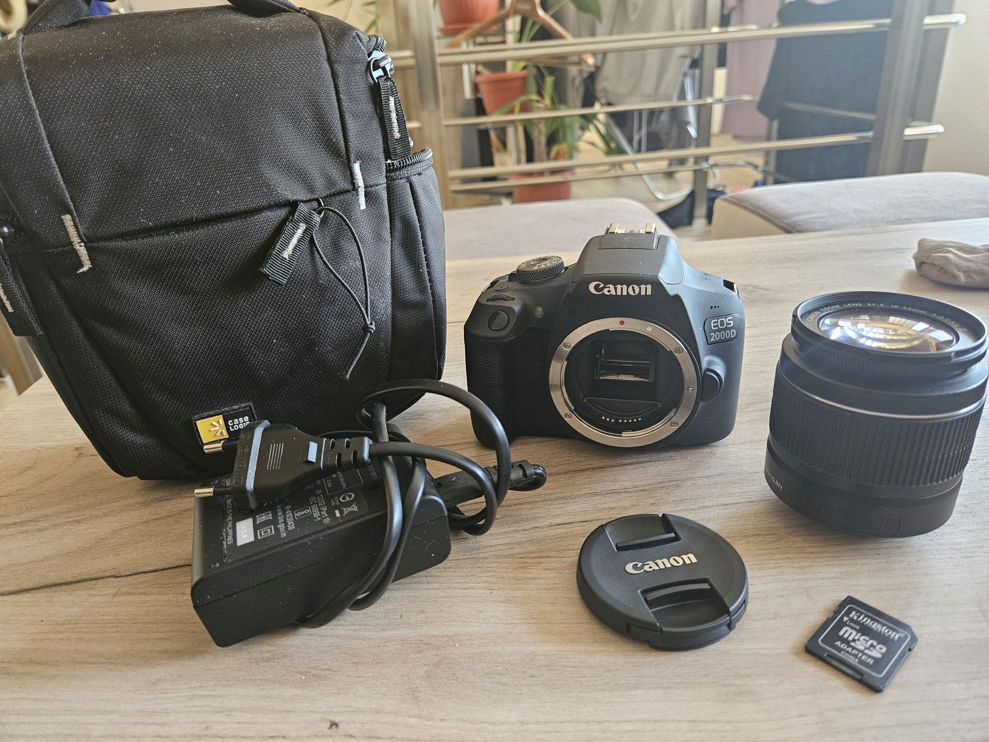 Canon EOS2000D DSLR