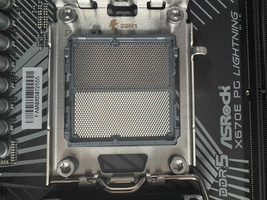 Placă de bază ASRock X670E PG Lightning (Factură, Garanție, Full Box)
