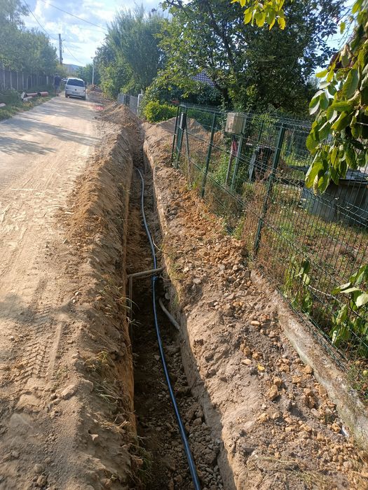 Executam/săpăm lucrări cu miniexcavator 1.6 t și camioneta 3.5 t