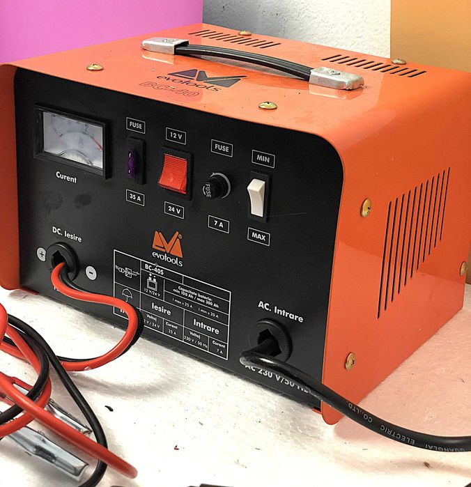 Redresor auto EvoTools 12/24V, 25A, 369 lei