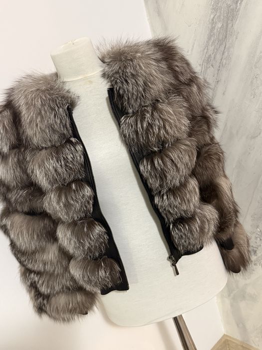 Haina de blana cu gluga detasabila