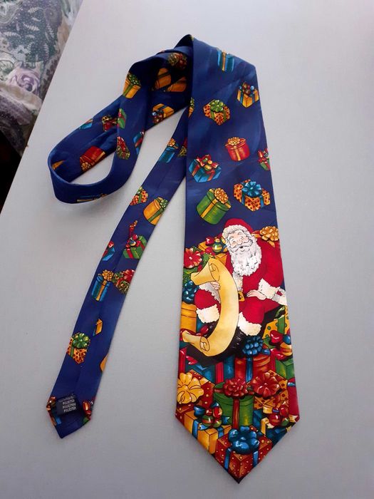 Вратовръзки, Коледа, футбол, анимация лъв