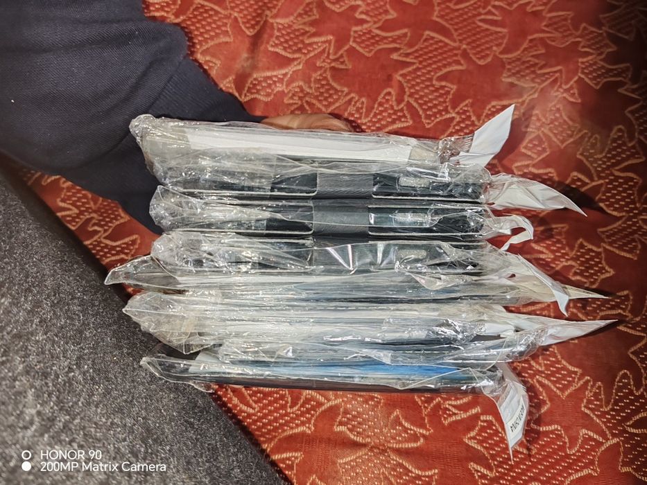 Vând lot 10 huse , urgent