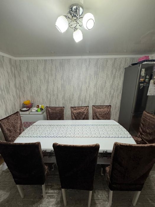 Продам стол кухонный