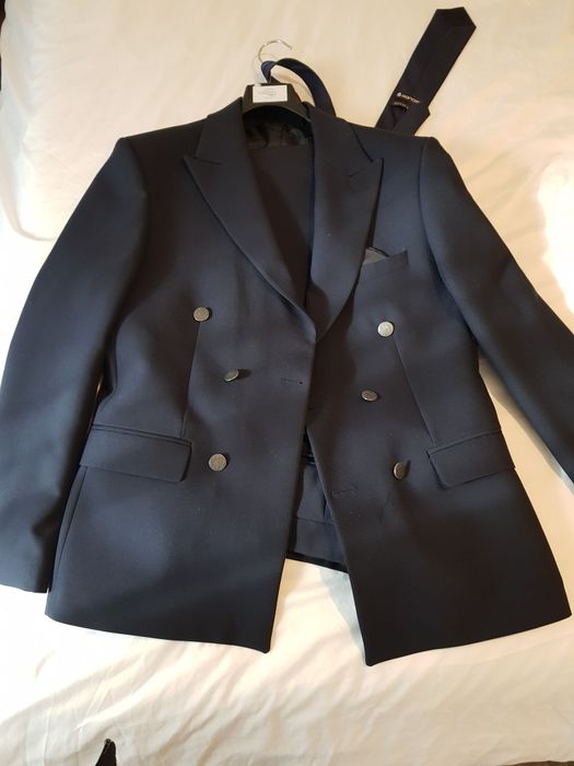 Costum nou barbați !