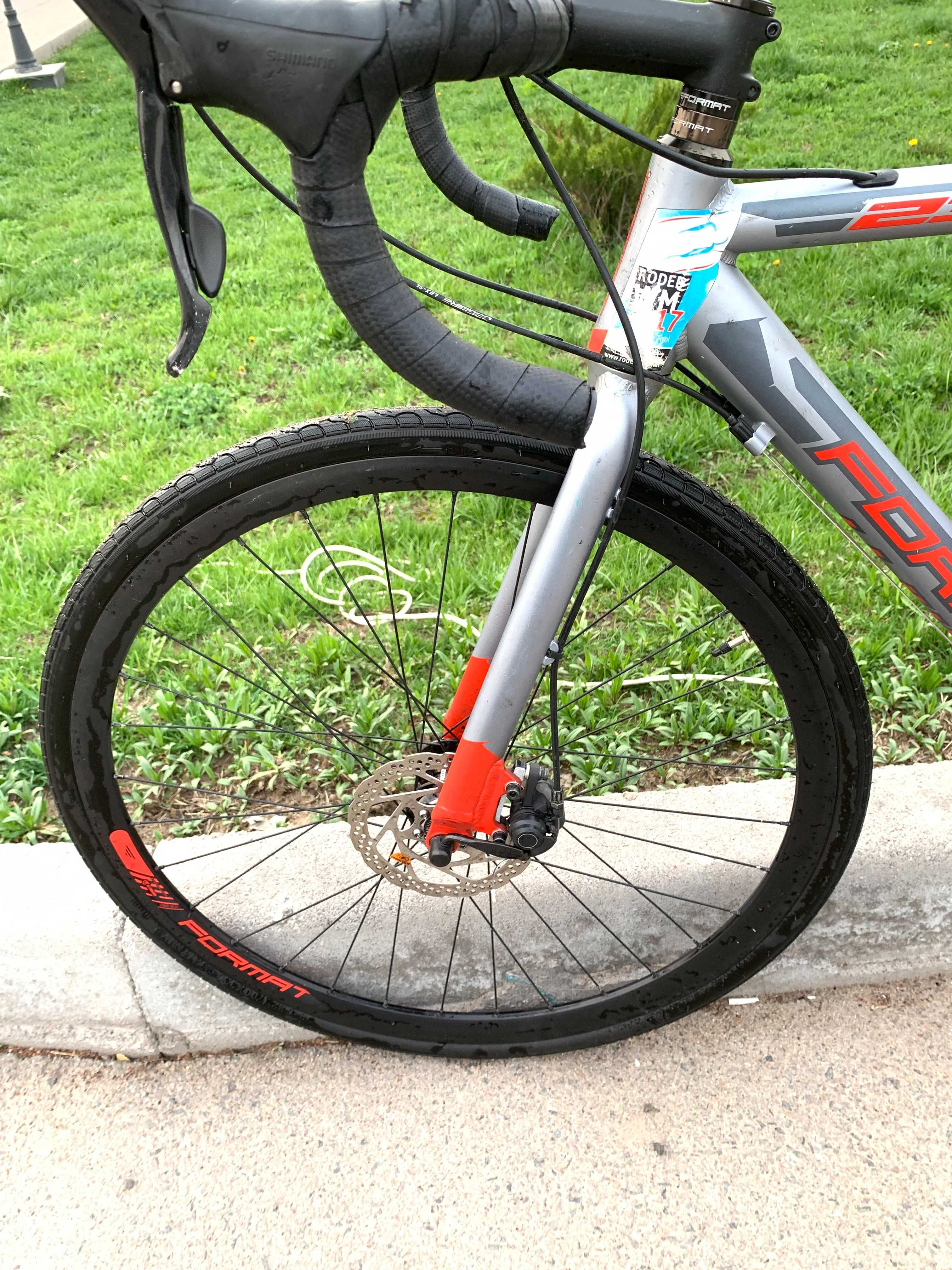Шоссейный велосипед Format 2313 рост 550 мм 2016 серый/красный мат