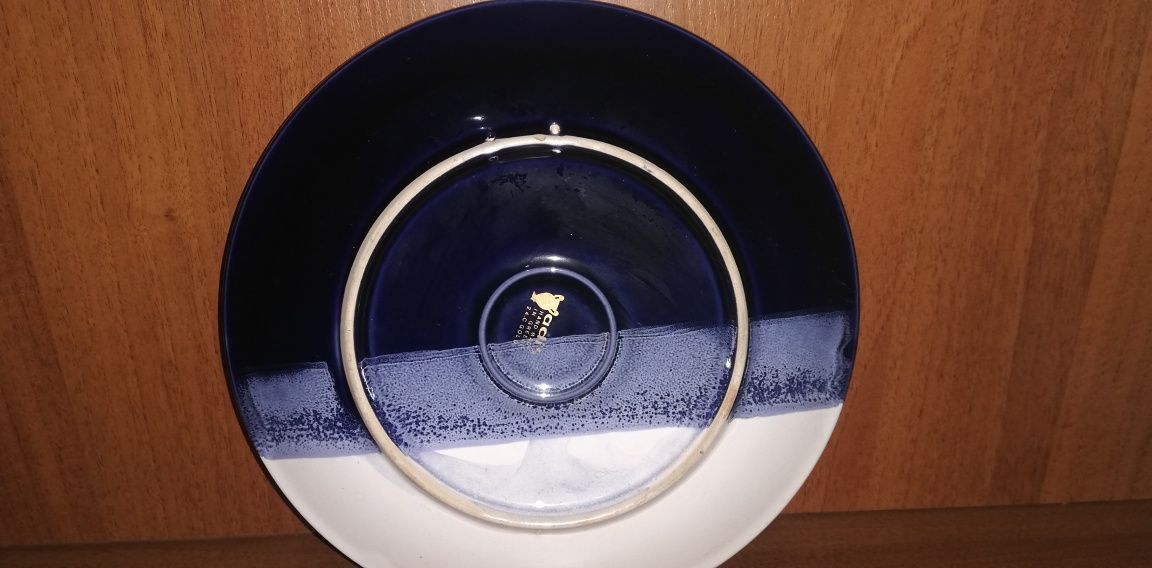 Продам сувенирную тарелку, покрыта 24 каратным золотом в отличном с.