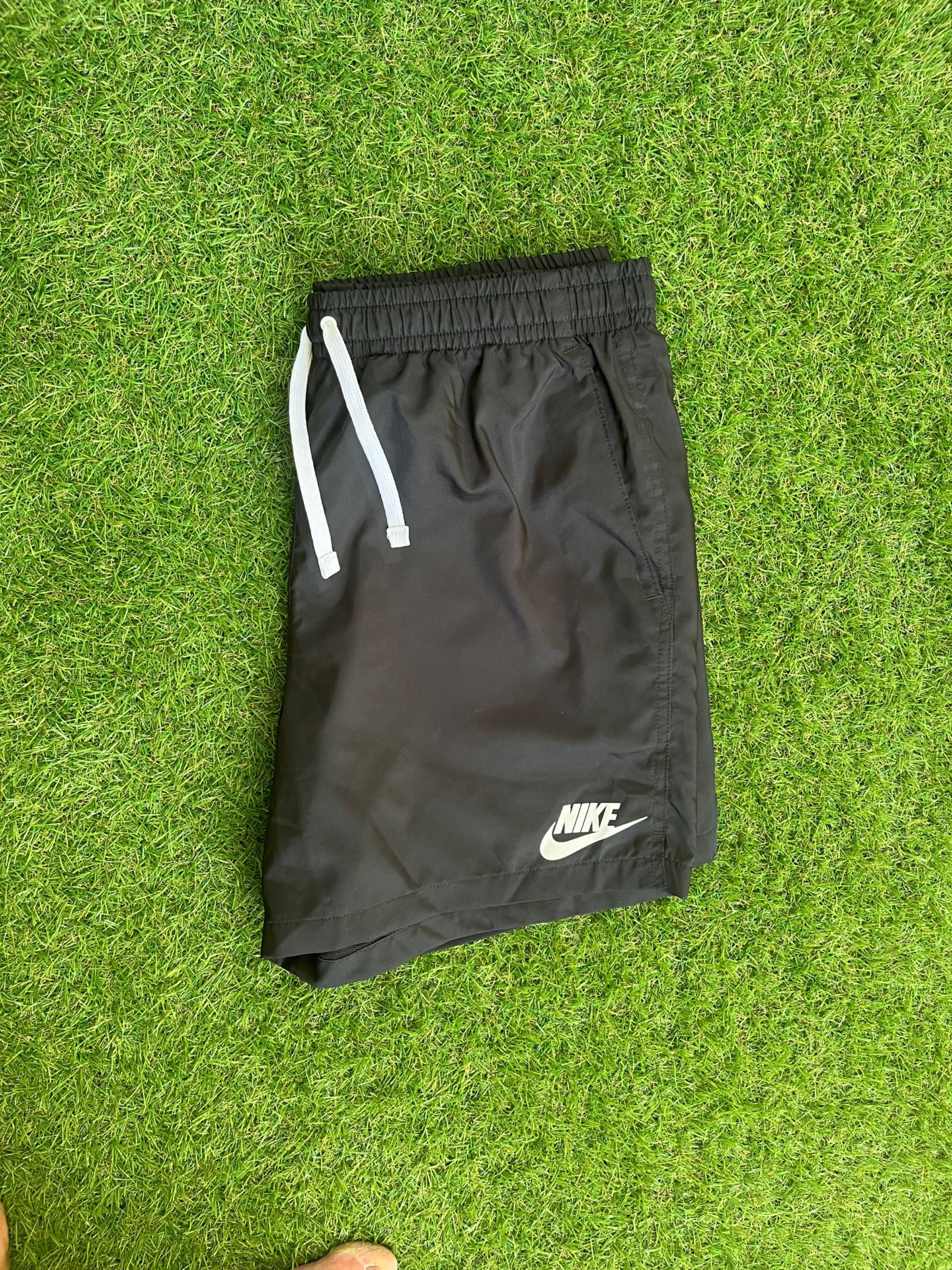Мъжки къси панталони : NIKE L