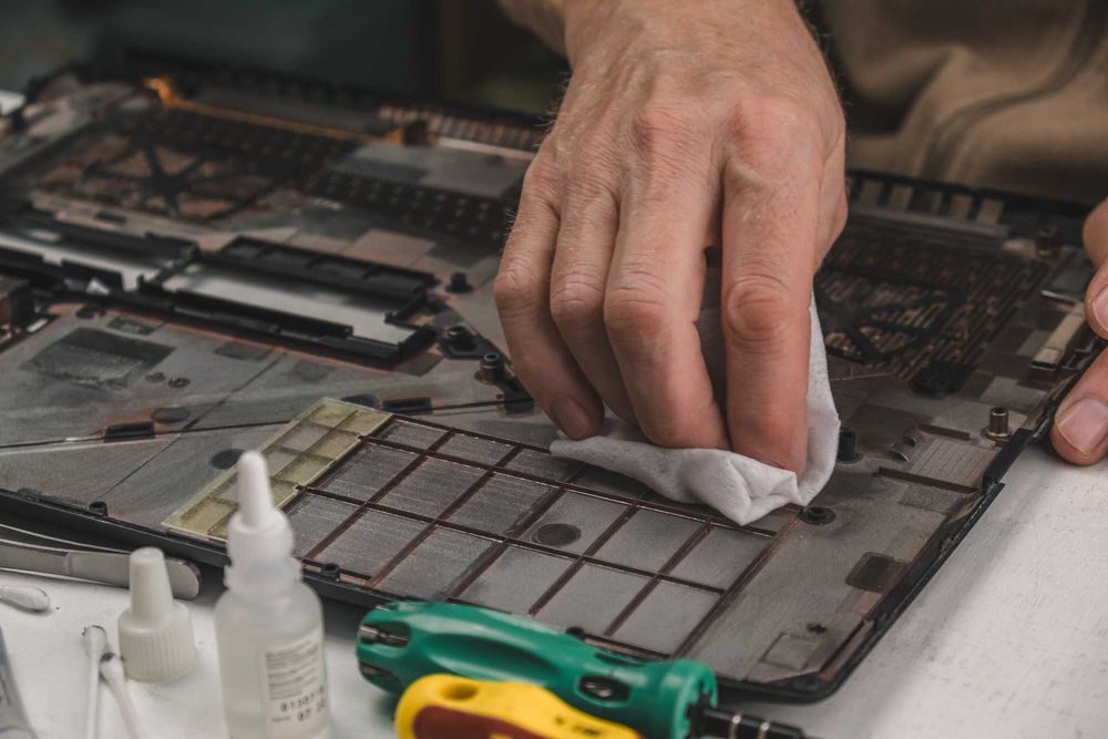 Curățare + pastă termică / montare Computere Oradea- Factură, Garanție