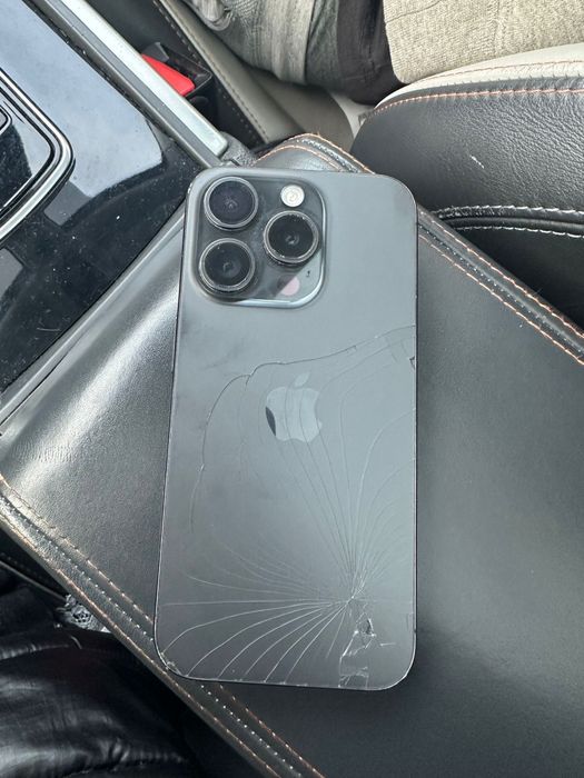 Iphone 15 Pro, 87 baterie