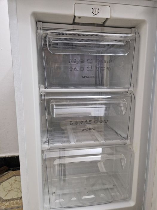 Vând congelator Gorenje