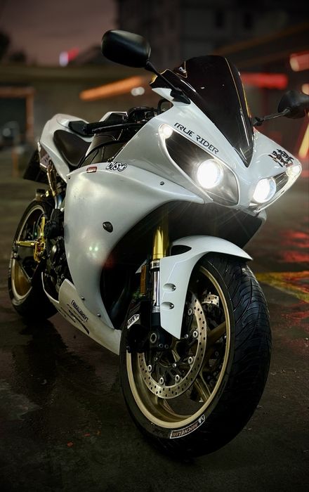 Yamaha R1 Sotiladi holati daxshat