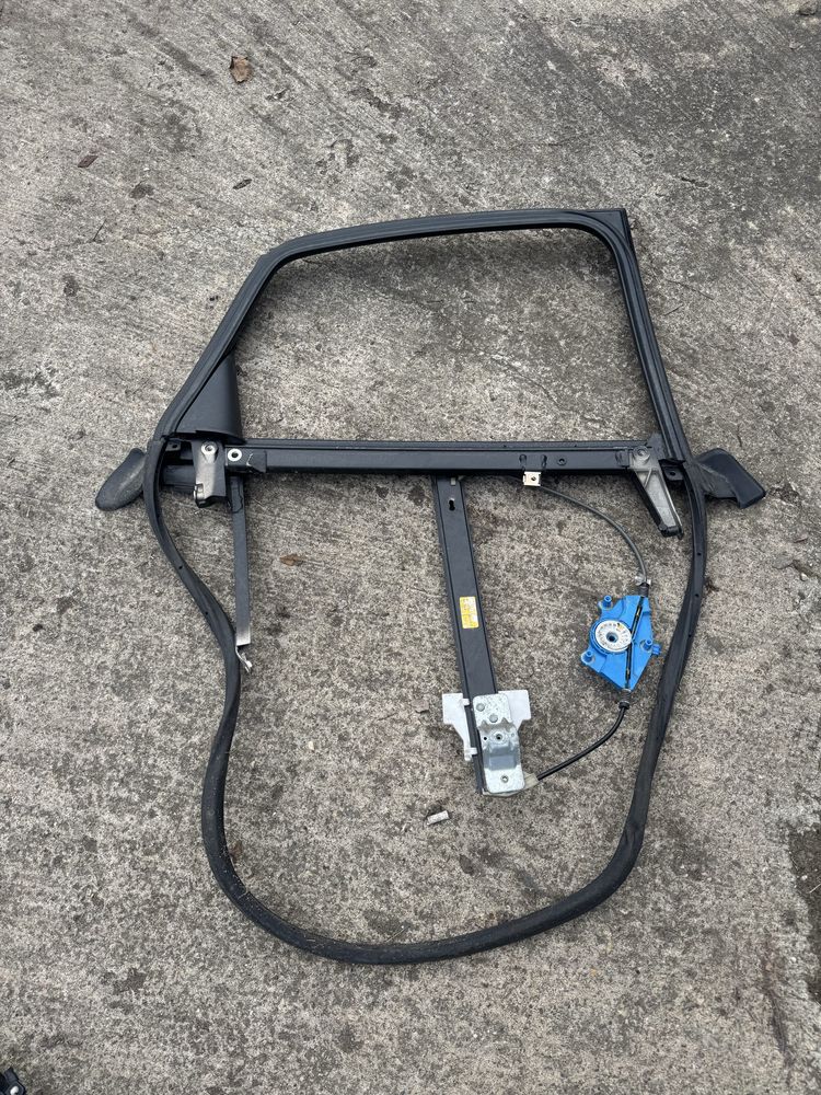 Macara geam stanga spate Audi A4 B6/B7 berlina 2002-2007