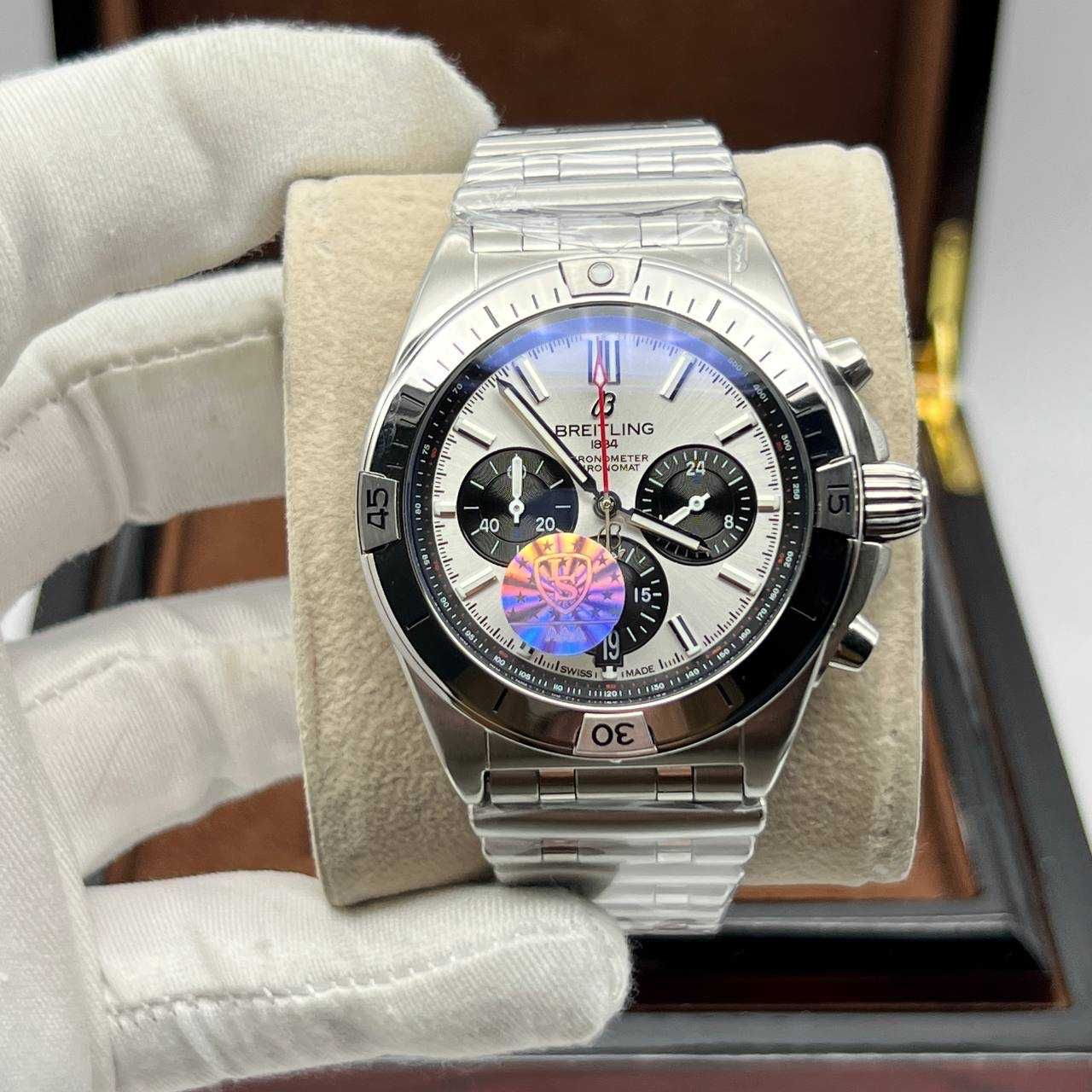 Breitling Chronomat B01 сребро