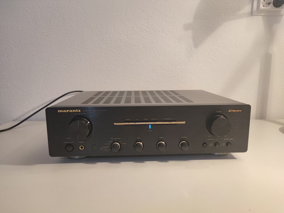 Amplificator Marantz PM 7001 statie