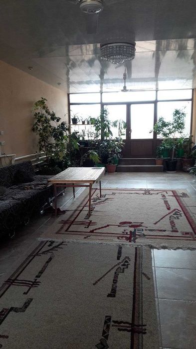 Дом эшонгузар кахрамон 8комната,4 сотих уй