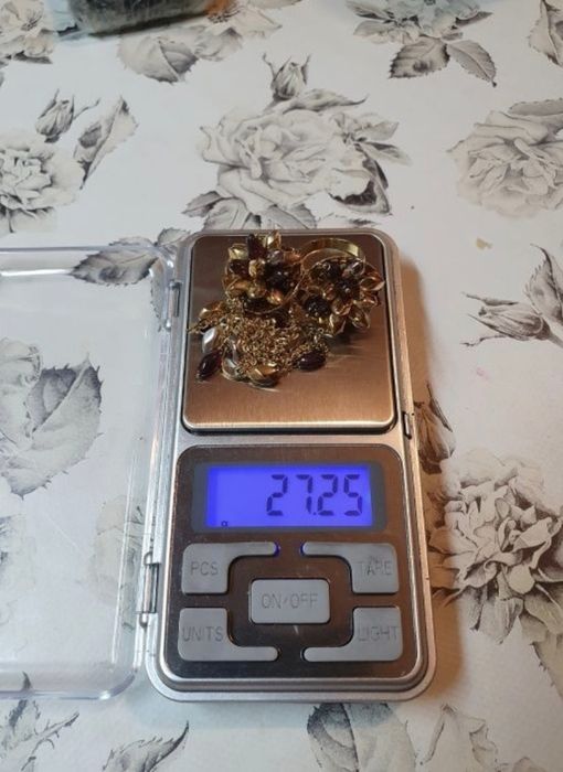 Set bijuterii din aur de 18K