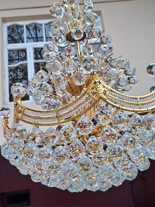 Хрустальная люстра