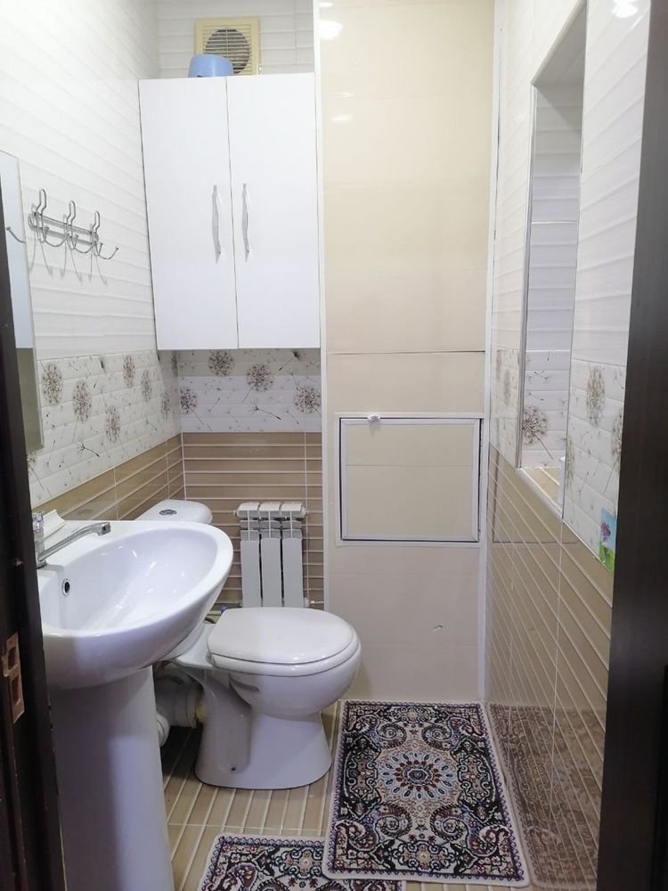 Uy Mirzo ulug’bek metroga yaqin yonida bog’cha maktab bor