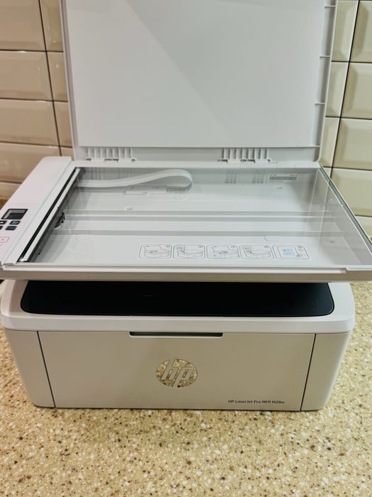 HP LaserJet Pro MFP M28w лазерный Мфу в идеальном состоянии.