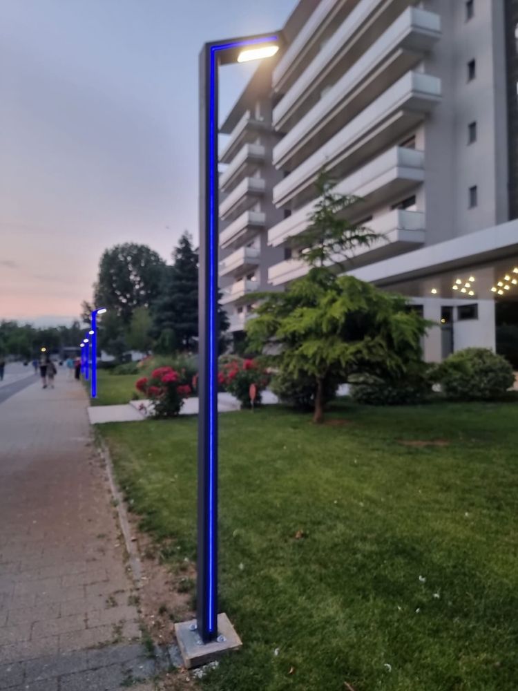 Stalpi iluminat led cu/fara panou solar.Iluminat stradal.