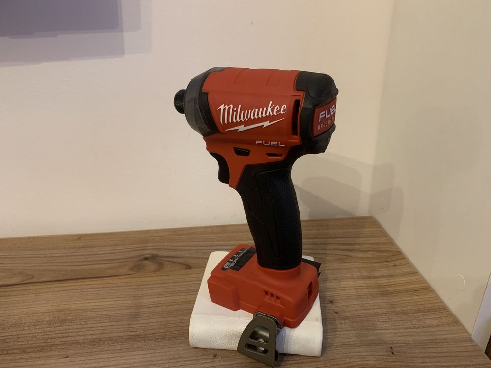 Milwaukee M18 FQID reductor ulei hidraulic