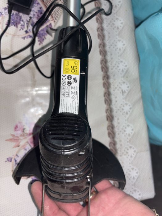 Trimer electric tuns iarba