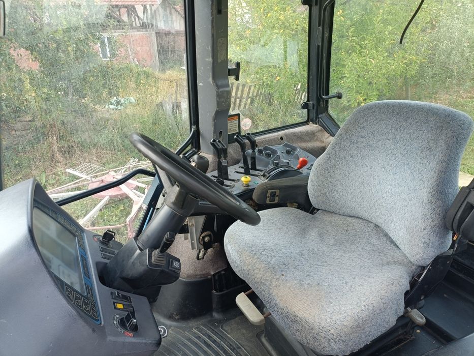 Vând tractor New Holland 8670 170CP