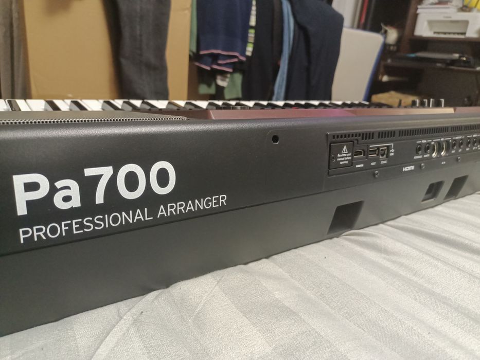 Vând korg pa700 nou nouț cu cutie