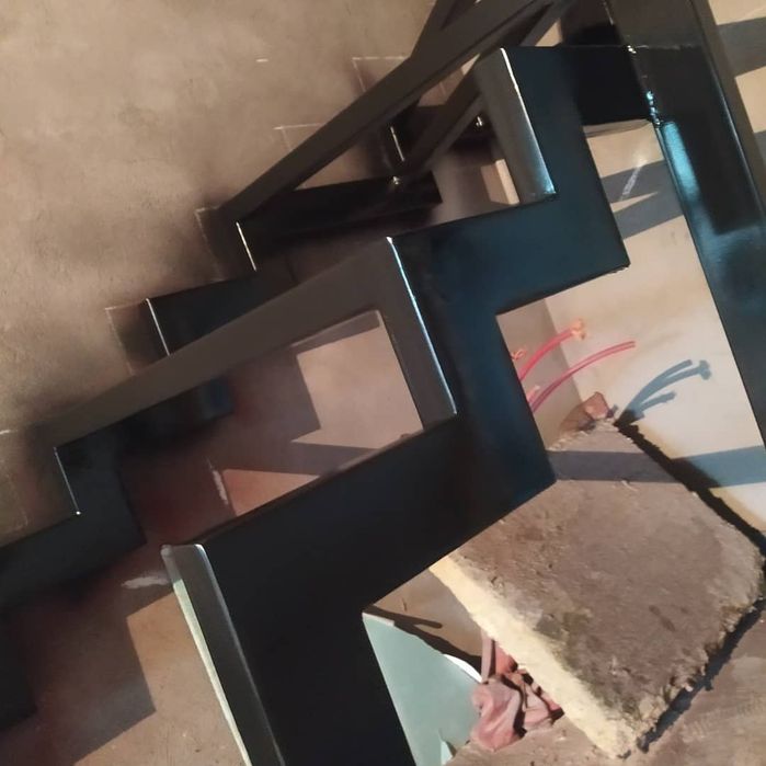 Лестницы Винтовая монокасаур Перила.Подсветка.Навесы.вольеры.ворота.