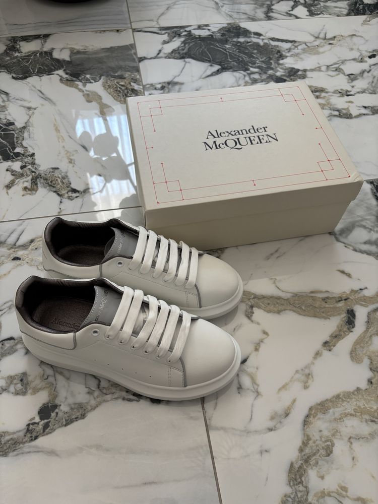 Alexander McQUEEN