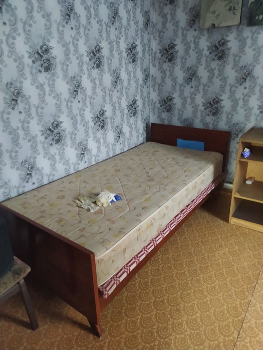 Кровати деревянные, 2 шт.