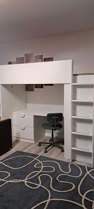 Pat supraetajat cu birou Ikea