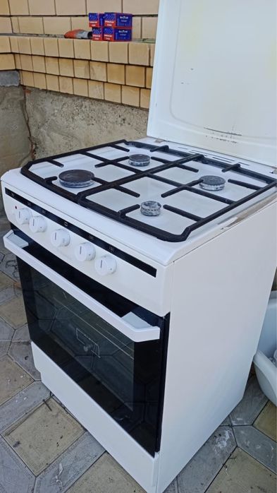 Продам газовую плиту.