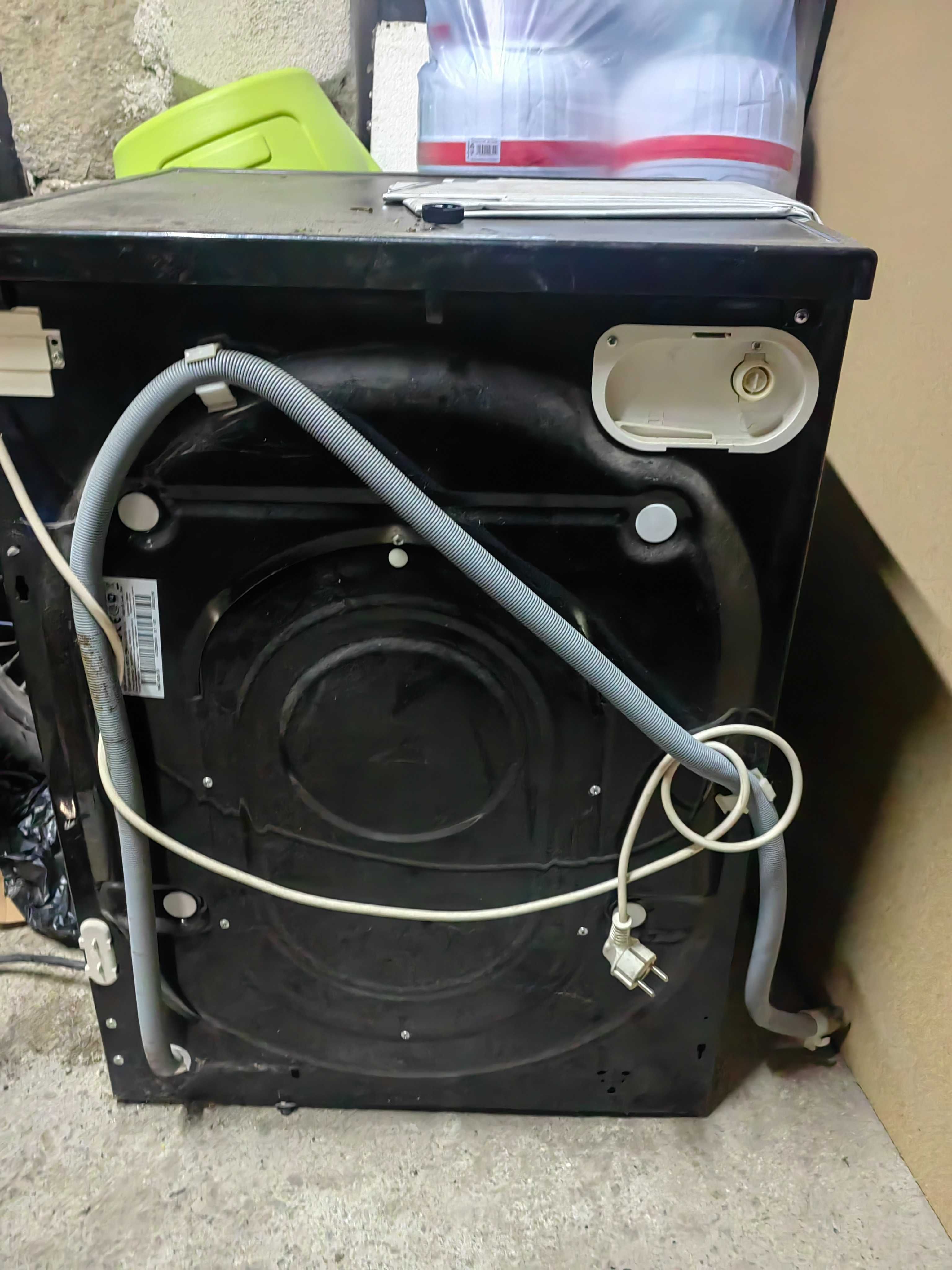 Пералня Ariston WMD942K Работи