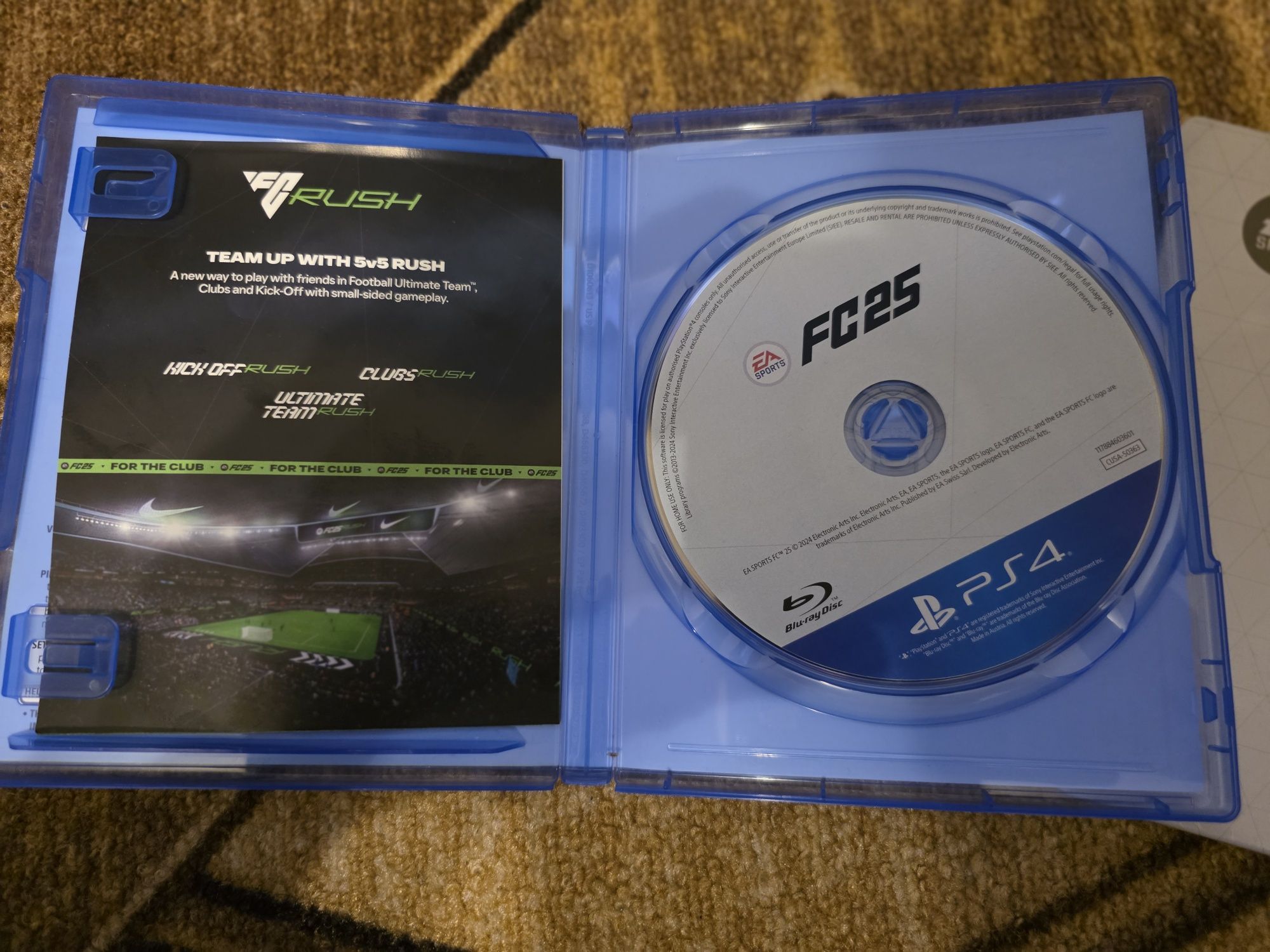 EA Sports FC 25 за PS4 + метална колекционерска кутия Real Madrid