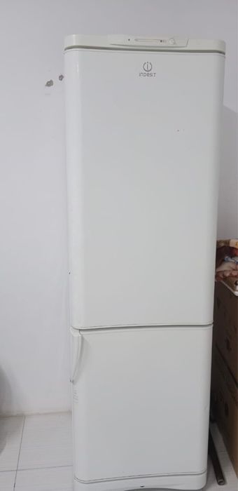 Холодильник indesit