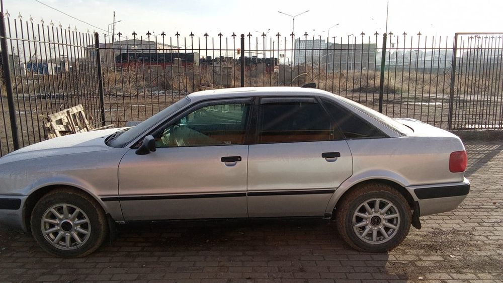 Продам Audi 80 b4