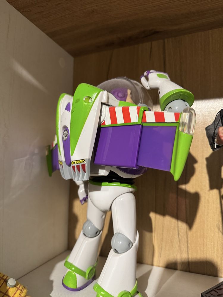 Фигурка на Бъз светлинна година buzz lightyear