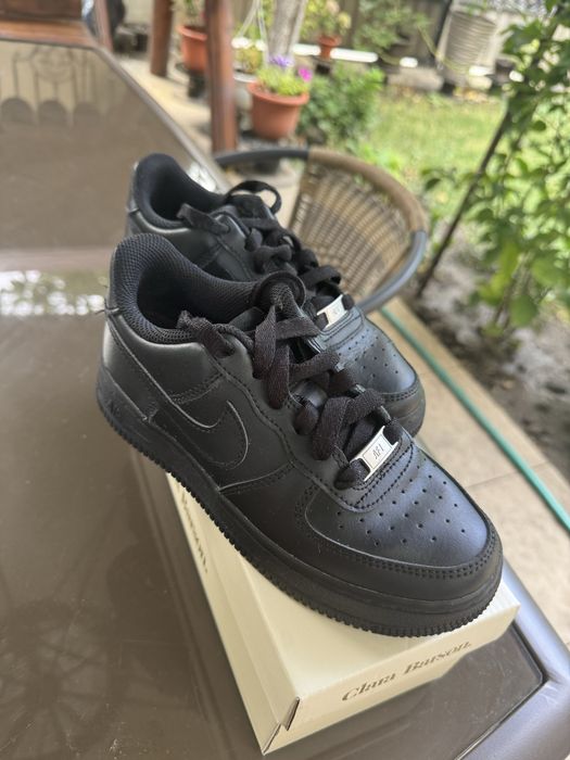 Vand adidasi Nike Air Foce