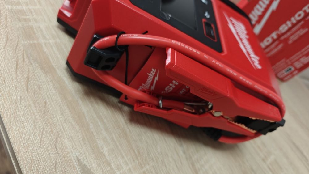 Robot pornire milwaukee m18