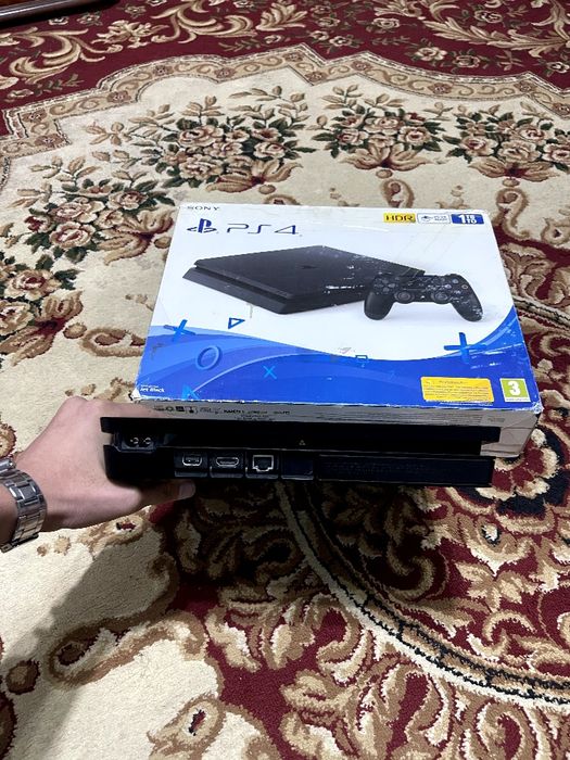 Playstation 4 slim 1tb