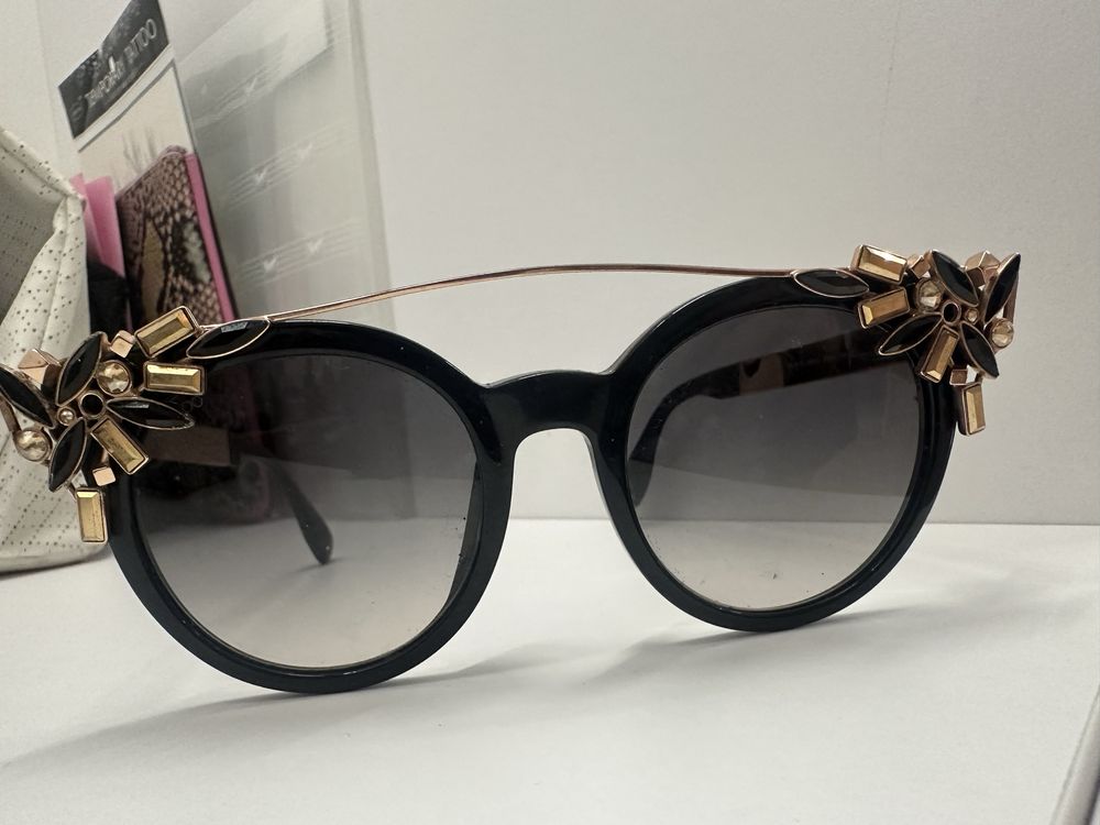 Оригинални Jimmy Choo очила с оригиналната опаковка за съхранение
