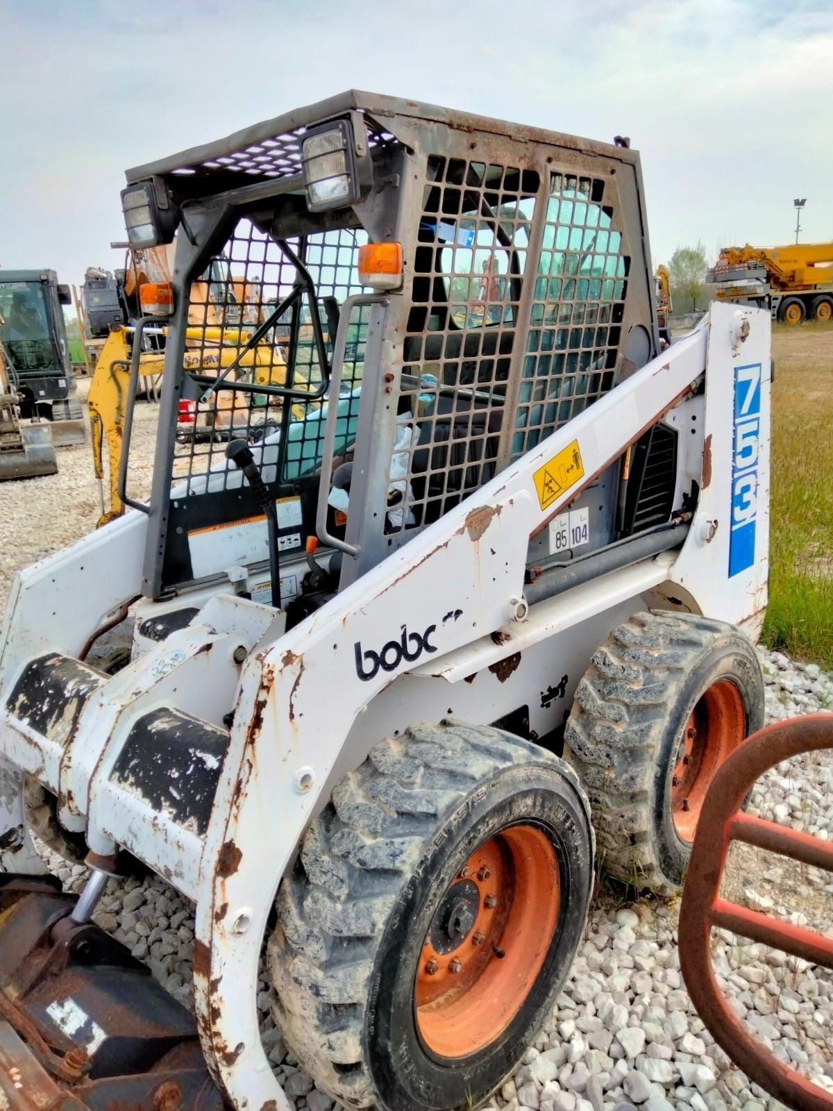 Sapaturi demolări fundati închirieri utilaje escavator bobcat buldo