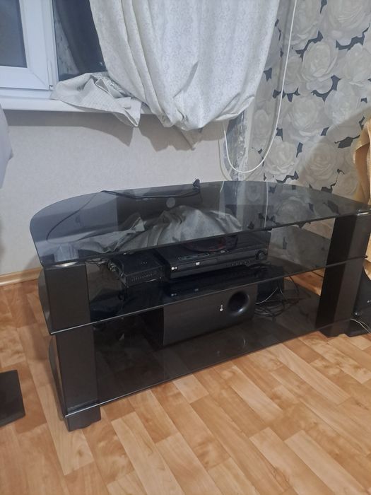 Подставка над телевизор