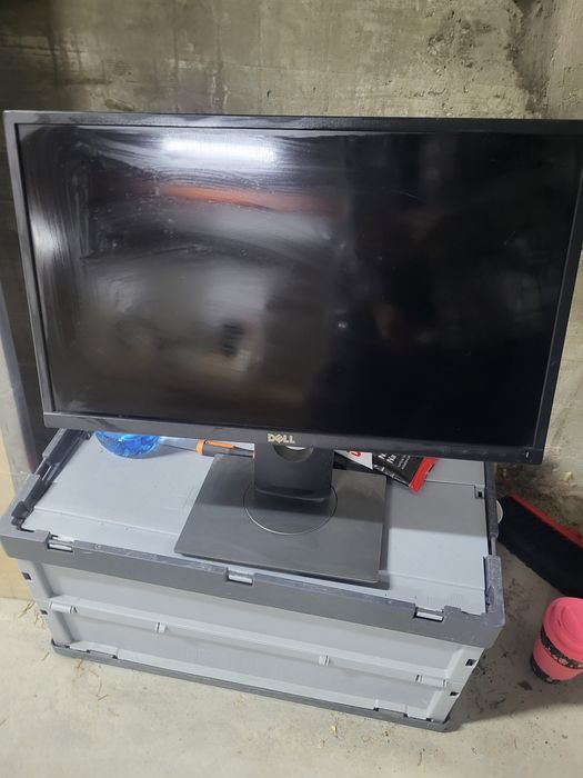 Монитори Dell със стойка