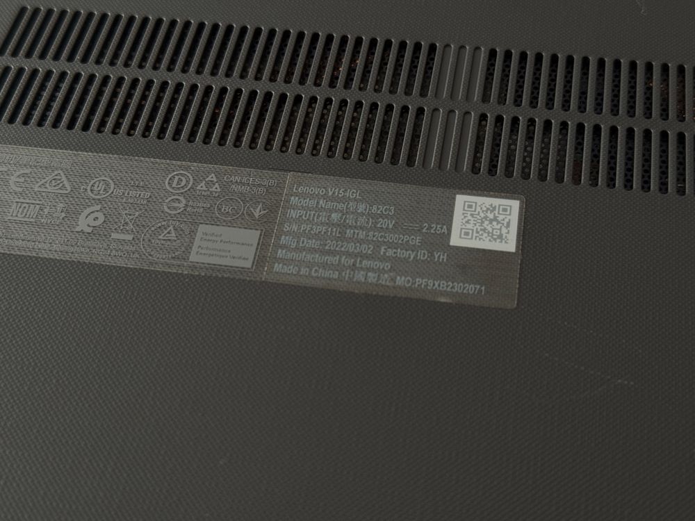 Лаптоп Lenovo V15 256/8