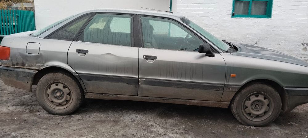 Продам  Audi 80, машина на на ходу