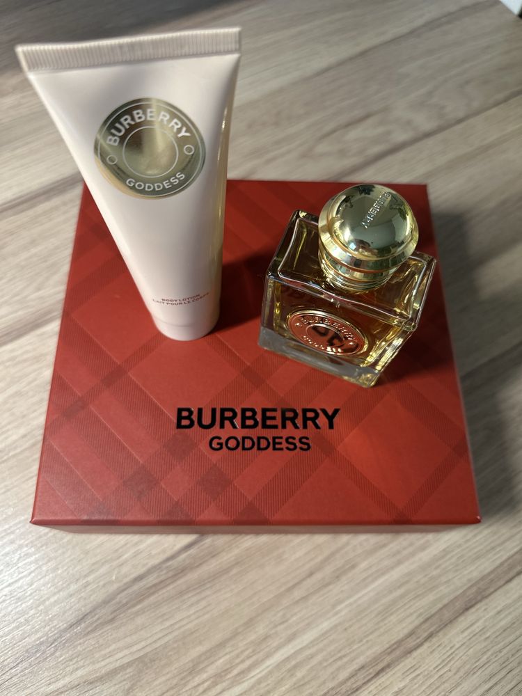 Комплект Burberry Goddes парфюм + лосион