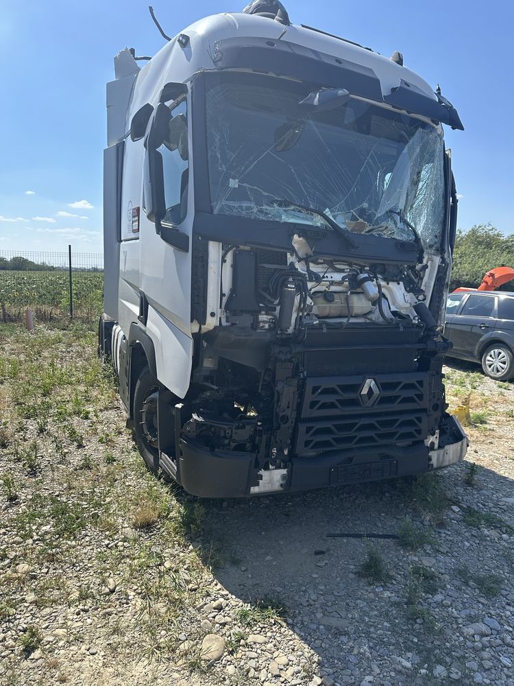 dezmembrez renault T 2017
